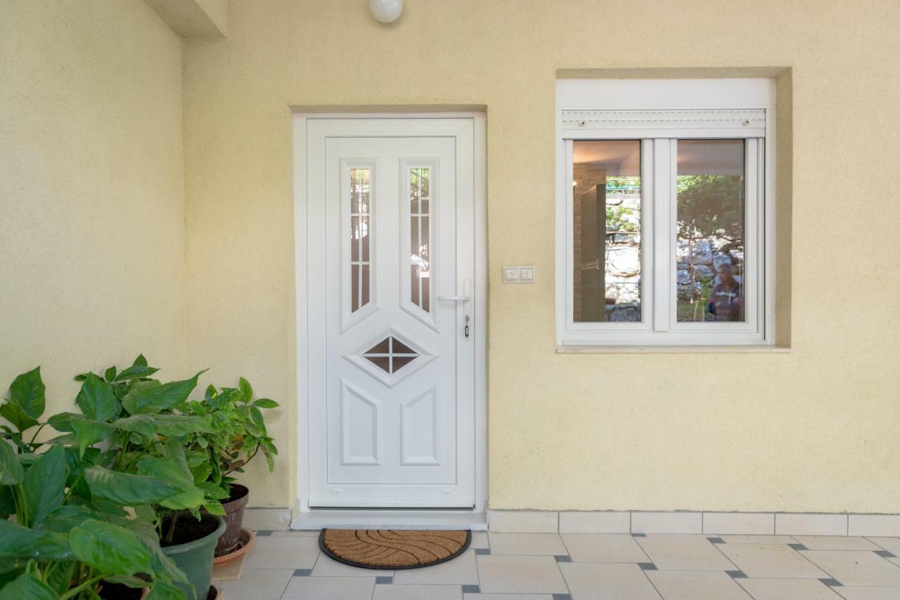 Apartmani Mirta Omiš Habitación foto